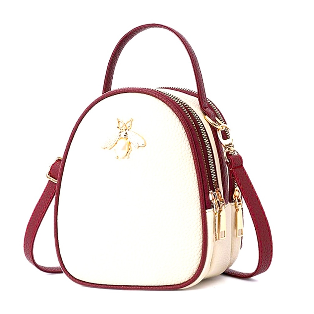 NWT! White Bee-Accent Crossbody Bag by Ella & Elly. Happy Poshing!! 🛍🥳